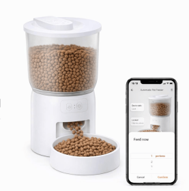 Smart Pet Feeder â€“ a 3-liter automatic feeder designed for cats, dogs, and small pets, providing scheduled